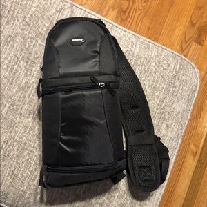 Ultimaxx SLING BACKPACK DIGITAL CAMERA/ CAMCORDER/DRONE Black Bag